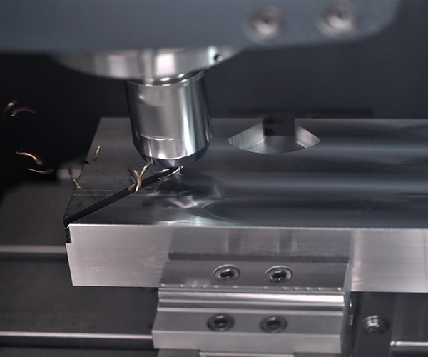 Zmenšování třísek pro vyšší objem odebírání kovu při CNC obrábění